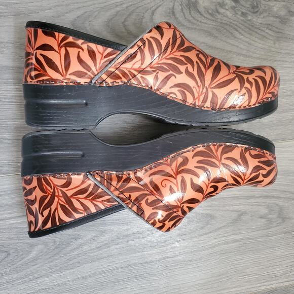 Dansko Professional Clogs Womens Size 11 EU 42 Orange Black Floral Patent Nurse - Picture 7 of 10